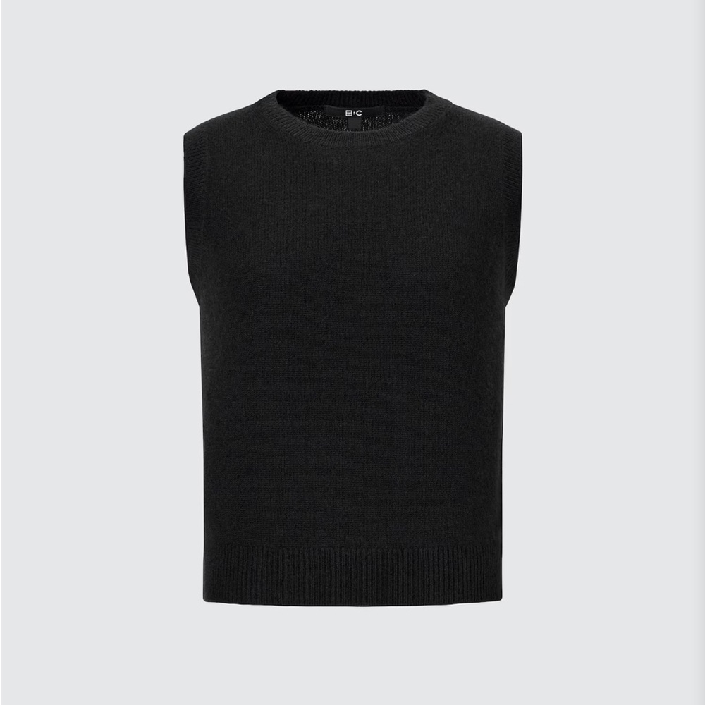 Uniqlo C Black Sweater Vest